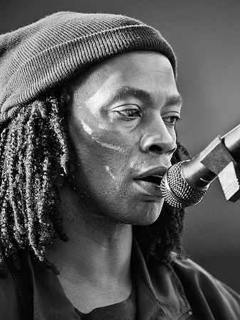 I don't like Reggae, no, no, I love it.