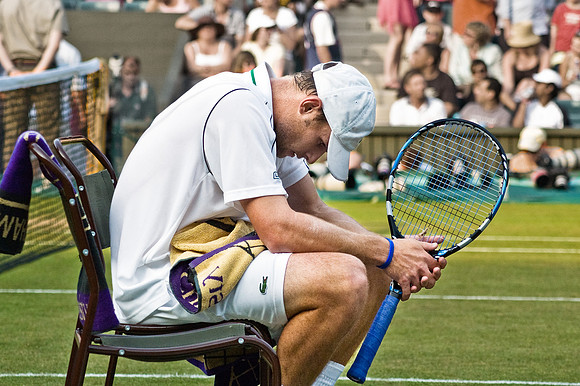 Roddick going out to Murray, Centre Court, Wimbledon.