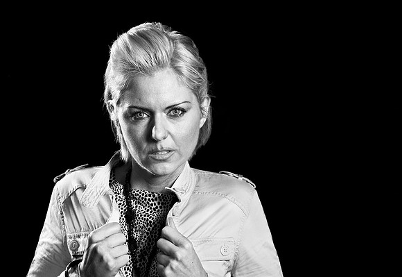 Blonde with attitude #1 Mono.